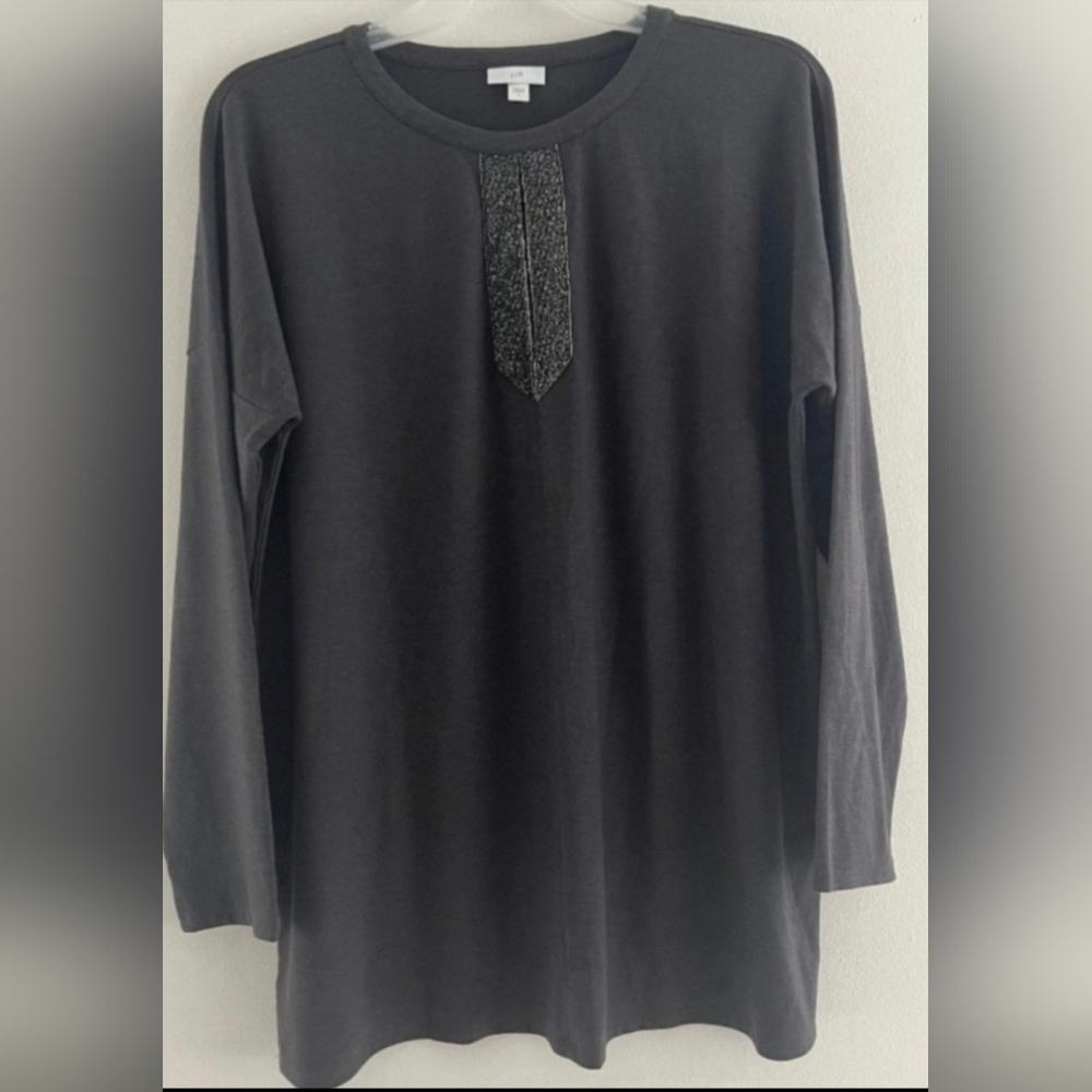 J.JILL women  Top Size Large Long Sleves Crew Neck With Decore Gray Color